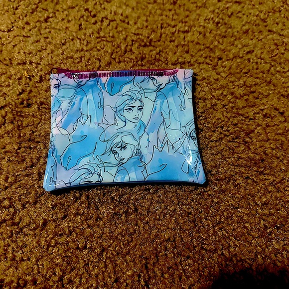 Fun set of 2 NWOT 🦄😊 bracelets w/sm Waterproof Anime style makeup/jewelry case - Picture 9 of 9